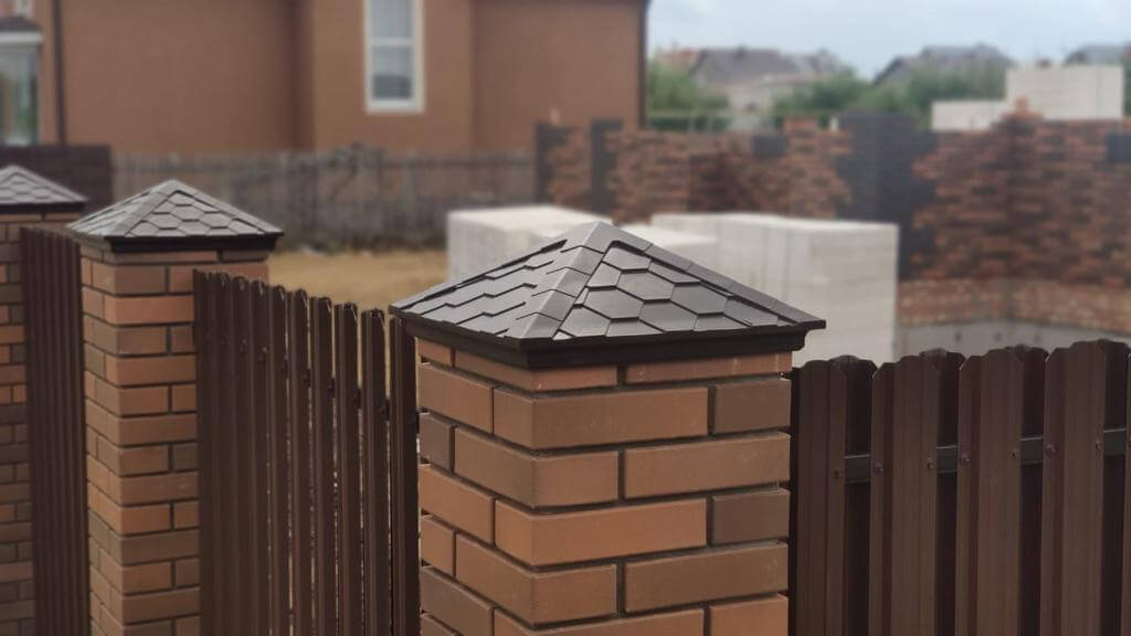 Колпак Zking Эверест Коричневый на столб 1.5х1.5 кирпича (390х390мм) в Гуково фото