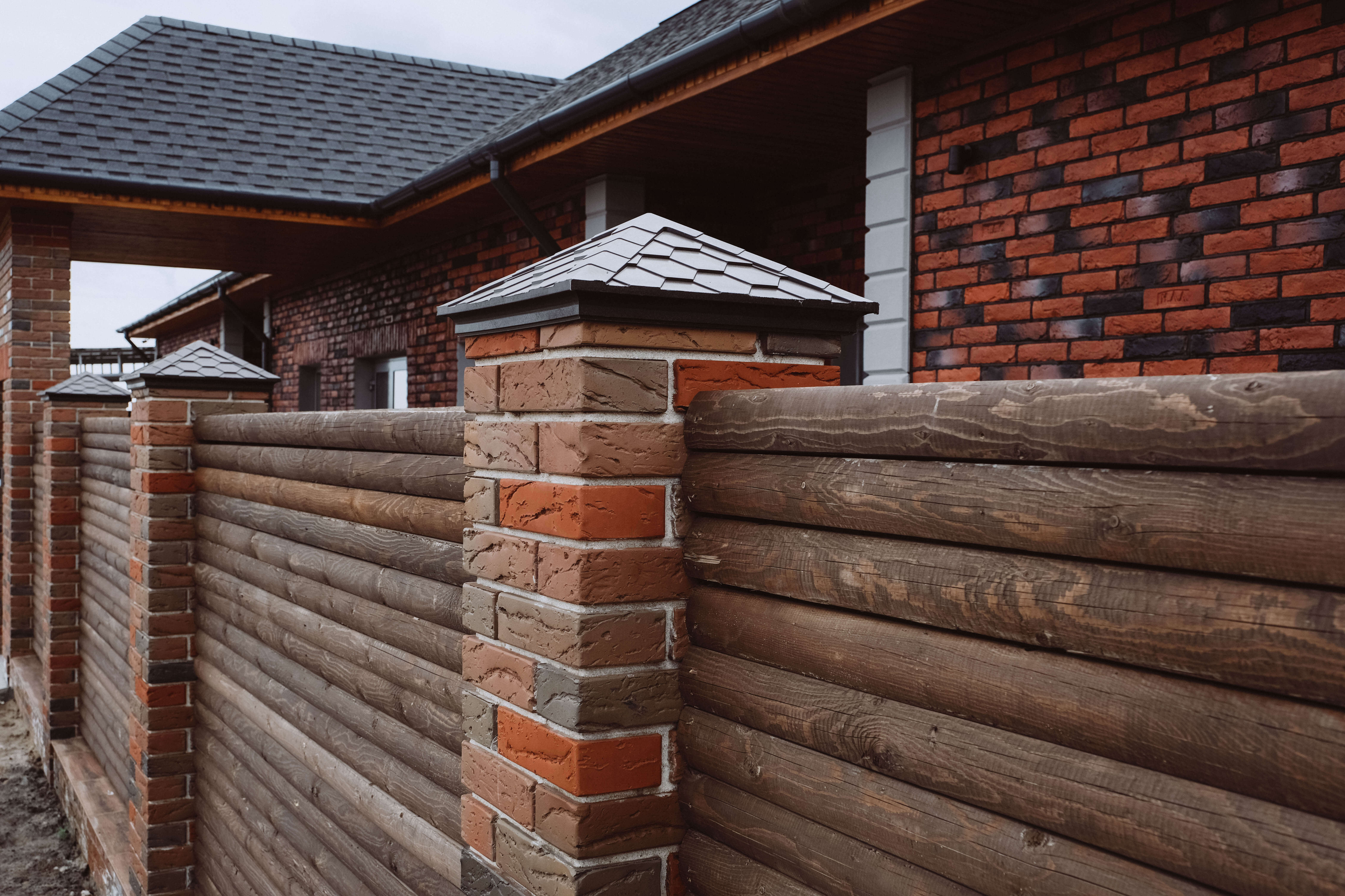 Колпак Zking Эверест Коричневый на столб 1.5х1.5 кирпича (390х390мм) в Гуково фото