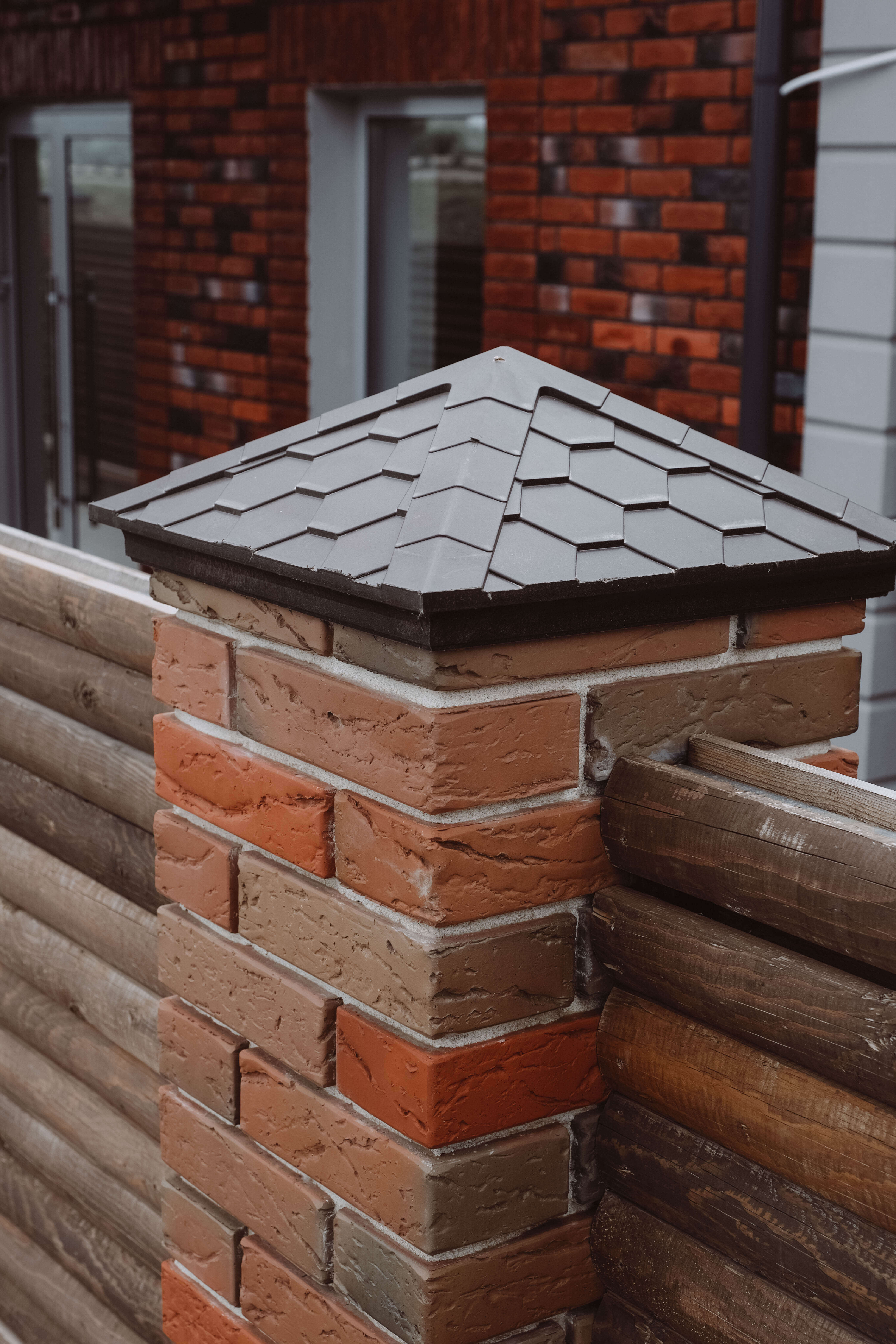 Колпак Zking Эверест Коричневый на столб 1.5х1.5 кирпича (390х390мм) в Гуково фото