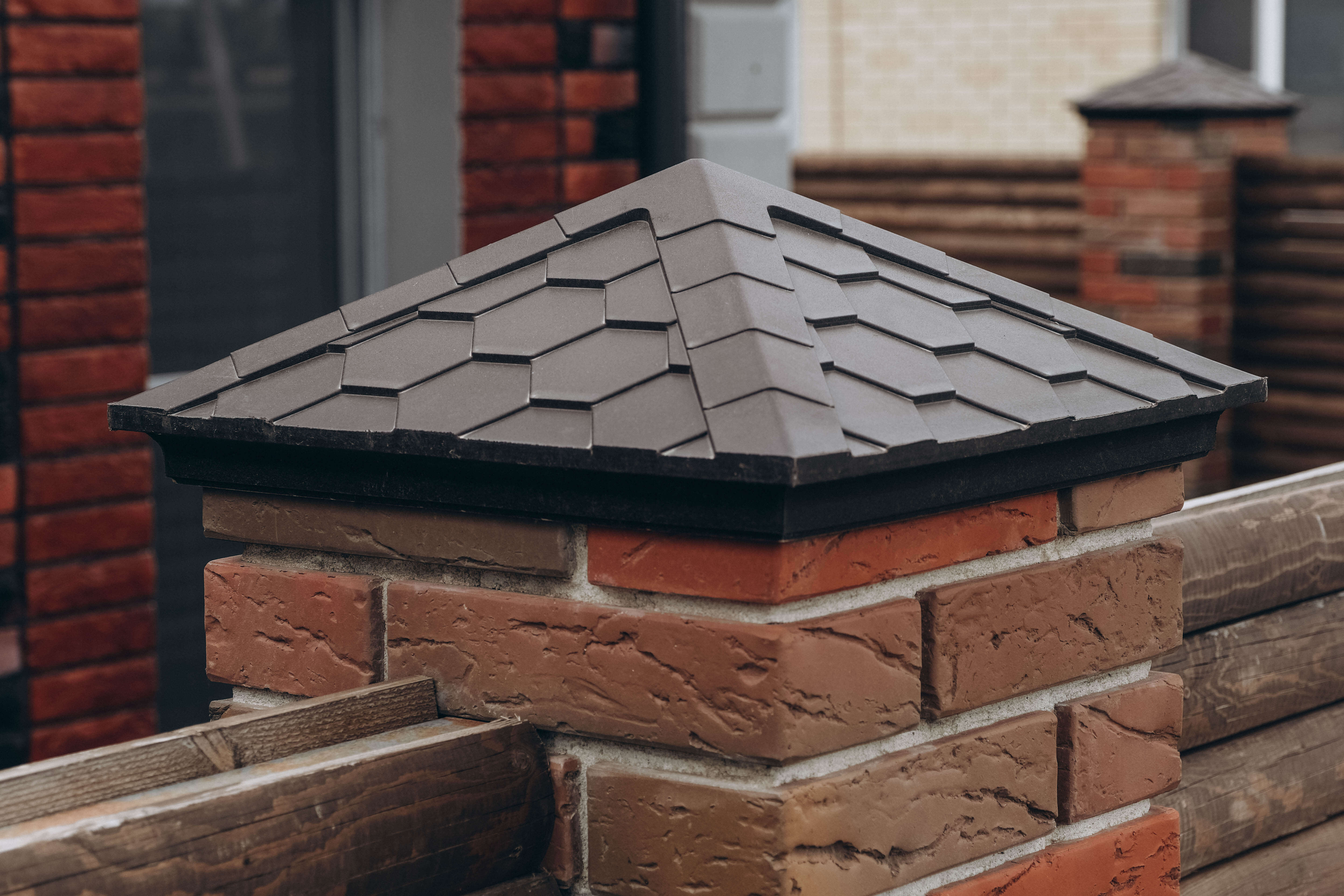 Колпак Zking Эверест Коричневый на столб 1.5х1.5 кирпича (390х390мм) в Гуково фото